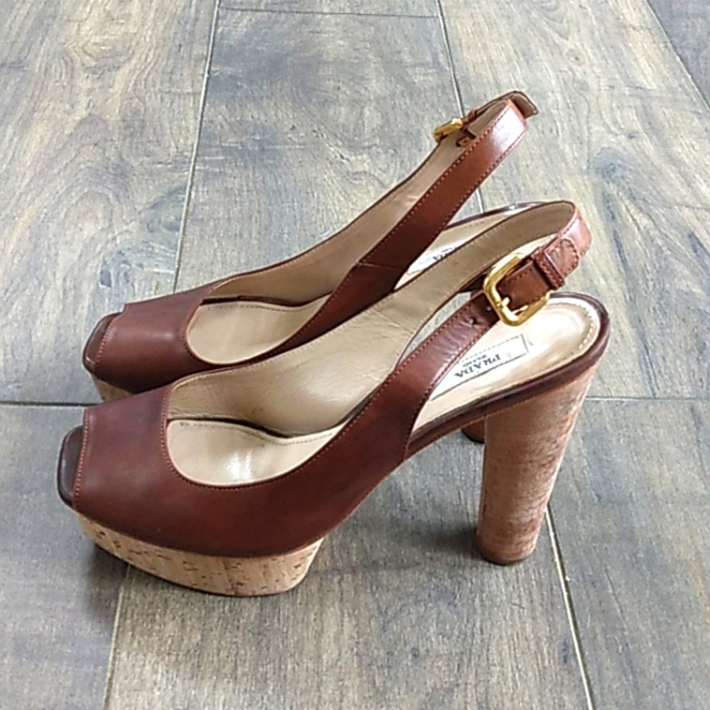 PRADA BROWN LEATHER PEEP TOE CORK HEELS WOMANS 39/9.